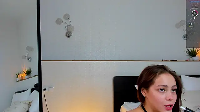 Snapshot of charlottacardi chatting on 10/30/25, 03:08 charlottacardi online show from 10/30/25, 03:08