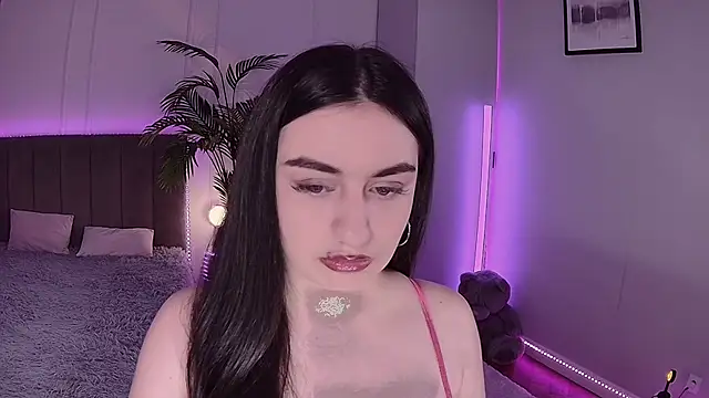 Lola Sparks online show from 10/02/25, 04:30