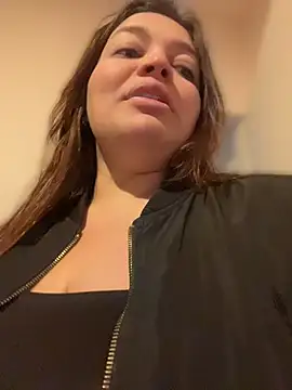 sarahreyess 11 online show from 05/19/26, 10:21