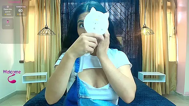 Snapshot of Honey_Love__ chatting on 09/15/25, 02:06 Honey Love   online show from 09/15/25, 02:06