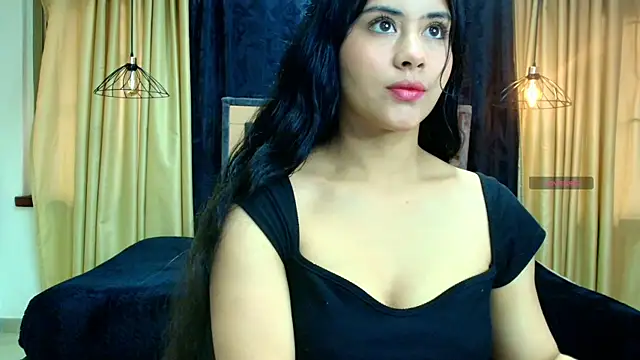 Snapshot of Honey_Love__ chatting on 09/30/25, 01:38 Honey Love   online show from 09/30/25, 01:38