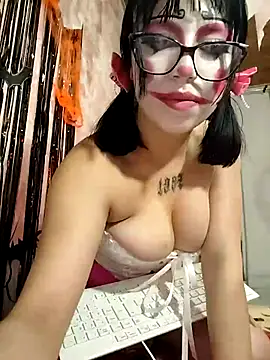 Snapshot of Kitty_Melodi chatting on 10/29/25, 11:23 Kitty Melodi online show from 10/29/25, 11:23