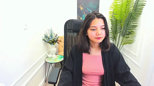 ElliVensda online show from 10/04/25, 01:53