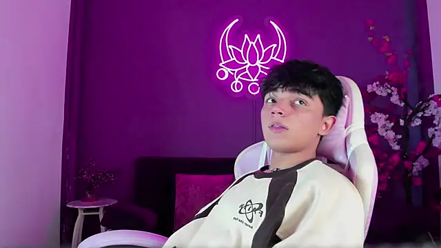 LucaDelart online show from 10/03/25, 01:08