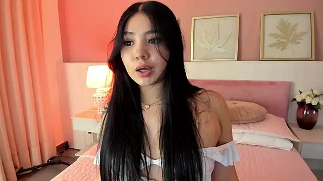 Sara Hills  online show from 09/10/25, 01:22
