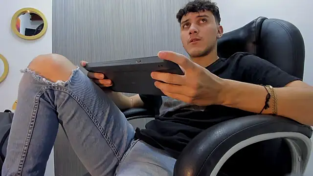 Alex Booy online show from 09/10/25, 01:55