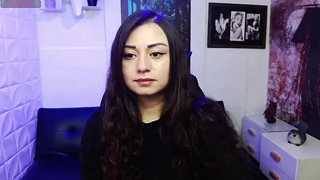 Snapshot of Eva_Roussell chatting on 11/08/25, 02:39 Eva Roussell online show from 11/08/25, 02:39