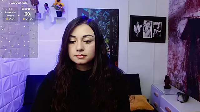 Snapshot of Eva_Roussell chatting on 11/10/25, 02:49 Eva Roussell online show from 11/10/25, 02:49