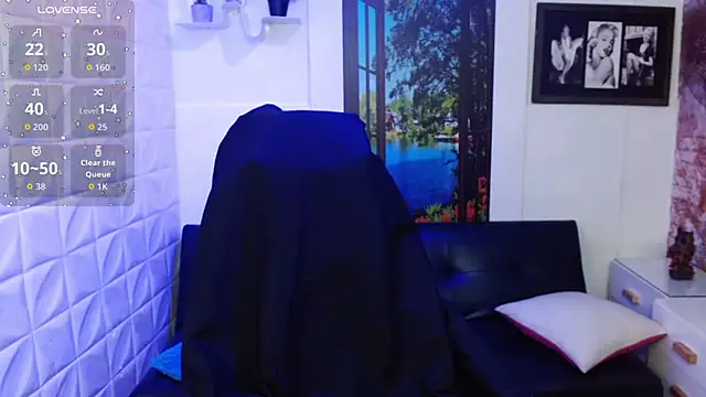 Snapshot of Eva_Roussell chatting on 11/13/25, 03:55 Eva Roussell online show from 11/13/25, 03:55