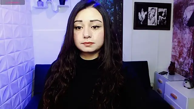 Snapshot of Eva_Roussell chatting on 11/15/25, 02:24 Eva Roussell online show from 11/15/25, 02:24