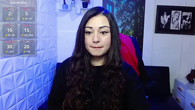 Snapshot of Eva_Roussell chatting on 11/18/25, 03:38 Eva Roussell online show from 11/18/25, 03:38