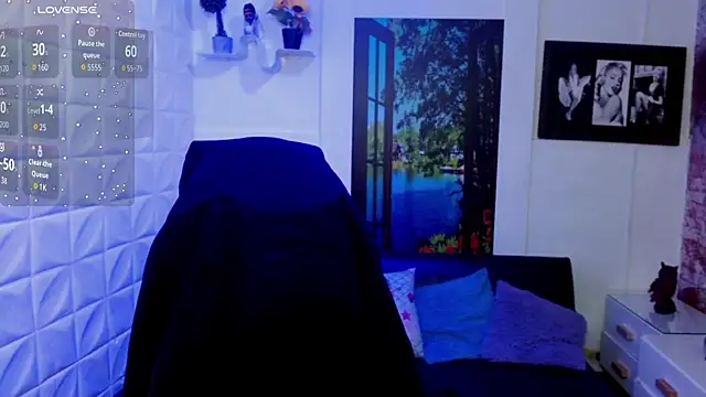 Snapshot of Eva_Roussell chatting on 11/28/25, 02:42 Eva Roussell online show from 11/28/25, 02:42