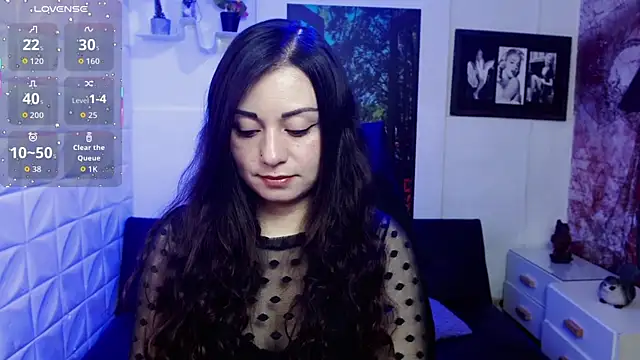 Snapshot of Eva_Roussell chatting on 11/29/25, 02:42 Eva Roussell online show from 11/29/25, 02:42