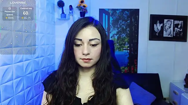 Snapshot of Eva_Roussell chatting on 12/01/25, 02:44 Eva Roussell online show from 12/01/25, 02:44