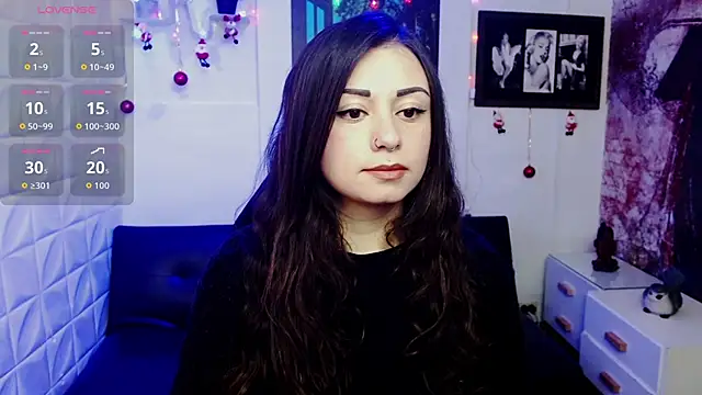 Snapshot of Eva_Roussell chatting on 12/03/25, 02:15 Eva Roussell online show from 12/03/25, 02:15