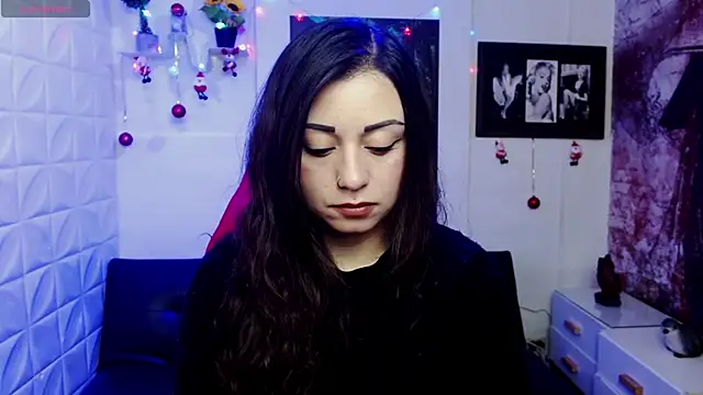 Snapshot of Eva_Roussell chatting on 12/05/25, 02:36 Eva Roussell online show from 12/05/25, 02:36