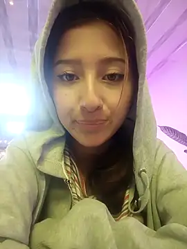 Snapshot of GiselleFever chatting on 11/07/25, 11:49 GiselleFever online show from 11/07/25, 11:49