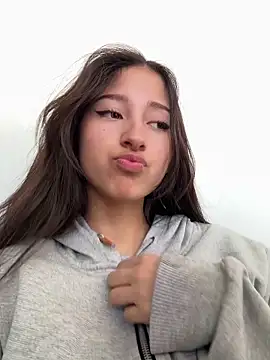 Snapshot of GiselleFever chatting on 12/05/25, 06:37 GiselleFever online show from 12/05/25, 06:37