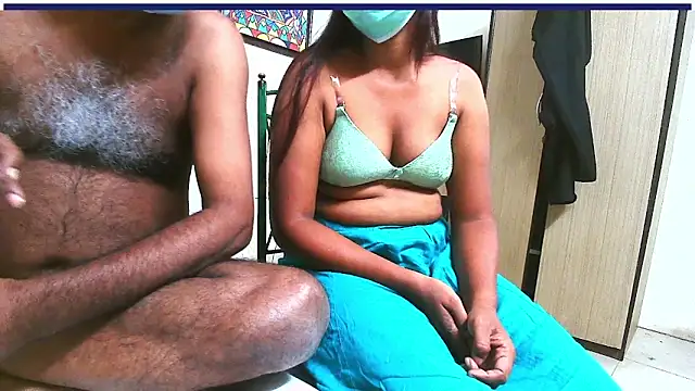 Rashikamalhotra online show from 10/25/25, 03:40