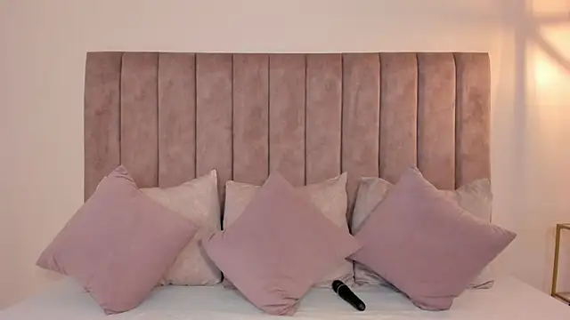 amber colliiins online show from 07/10/26, 05:48