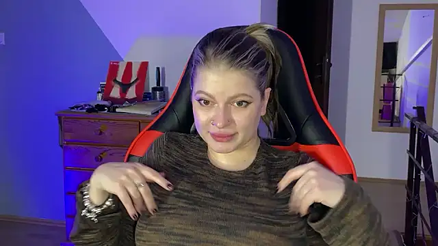 Mia Kamp online show from 10/11/25, 12:43