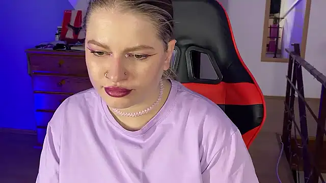 Mia Kamp online show from 10/13/25, 08:09