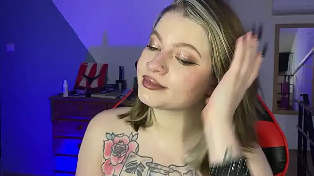 Mia Kamp online show from 10/20/25, 05:13