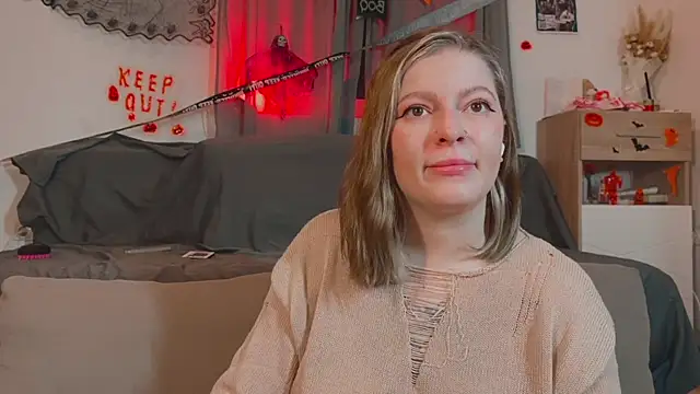 Mia Kamp online show from 10/28/25, 05:48