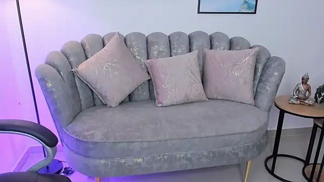 Snapshot of issi_loren chatting on 10/30/25, 07:25 issi loren online show from 10/30/25, 07:25