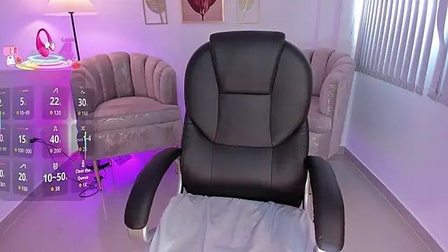 Snapshot of issi_loren chatting on 11/28/25, 02:20 issi loren online show from 11/28/25, 02:20