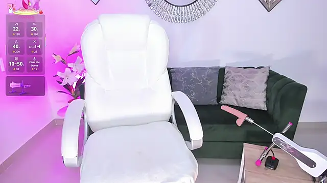 Snapshot of issi_loren chatting on 12/14/25, 10:03 issi loren online show from 12/14/25, 10:03