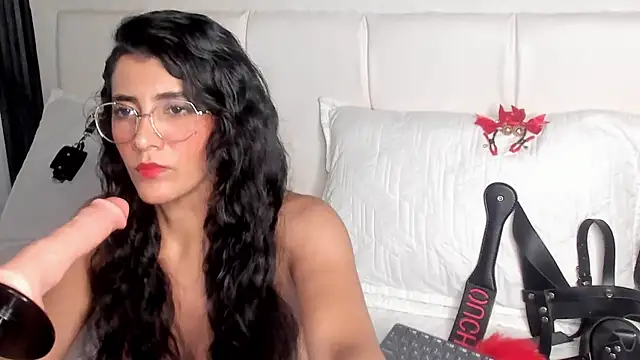 Snapshot of Violet_sl4ve chatting on 10/18/25, 07:14 Violet sl4ve online show from 10/18/25, 07:14