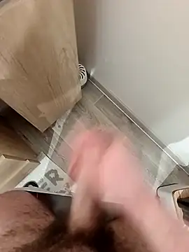 Snapshot of Float4x chatting on 12/15/25, 07:07 Float4x online show from 12/15/25, 07:07