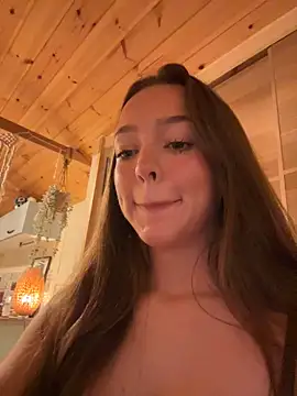 Snapshot of LillieOlive chatting on 09/20/25, 10:33 LillieOlive online show from 09/20/25, 10:33