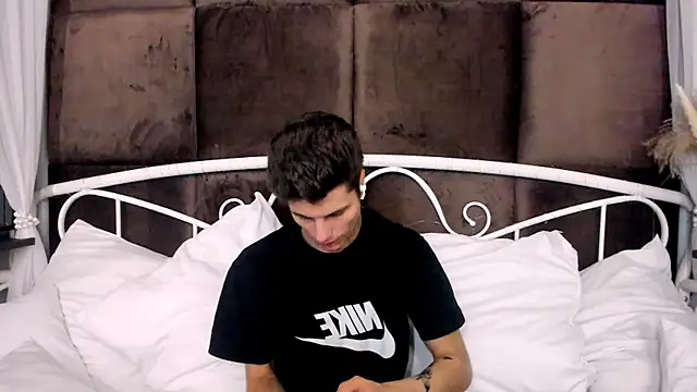 JackWolw online show from 10/16/25, 07:20