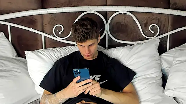 JackWolw online show from 10/17/25, 07:33