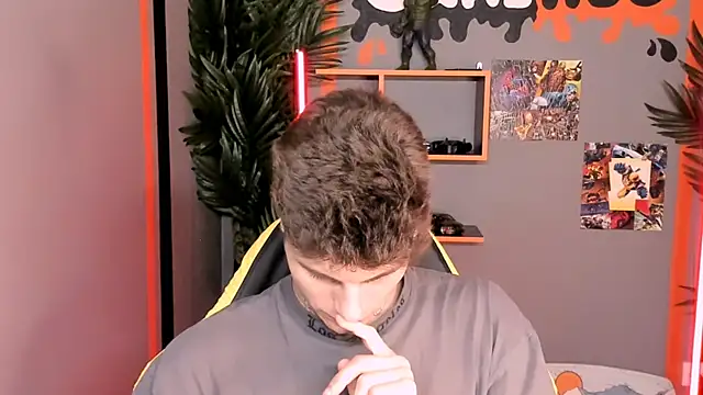 JackWolw online show from 10/25/25, 09:39