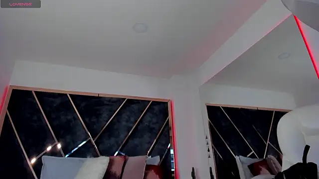 Snapshot of SusanaHenao chatting on 10/10/25, 05:34 SusanaHenao online show from 10/10/25, 05:34