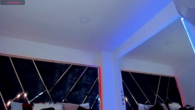 SusanaHenao online show from 10/31/25, 04:52