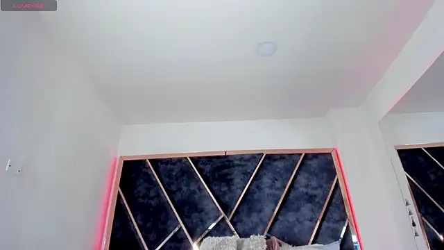 SusanaHenao online show from 11/21/25, 05:11