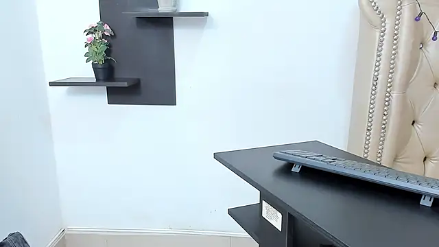 Snapshot of LittleDanny_ chatting on 10/08/25, 03:31 LittleDanny online show from 10/08/25, 03:31