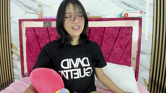 Snapshot of skaylar_95_mylove chatting on 11/29/25, 01:52 skaylar 95 mylove online show from 11/29/25, 01:52