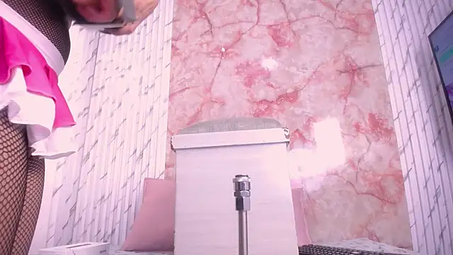 Georgina Astor online show from 11/18/25, 04:17