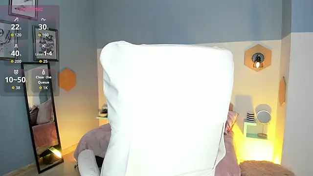 Snapshot of aliciia_Miller chatting on 10/06/25, 07:55 aliciia Miller online show from 10/06/25, 07:55