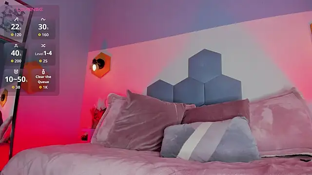 Snapshot of aliciia_Miller chatting on 10/15/25, 09:48 aliciia Miller online show from 10/15/25, 09:48