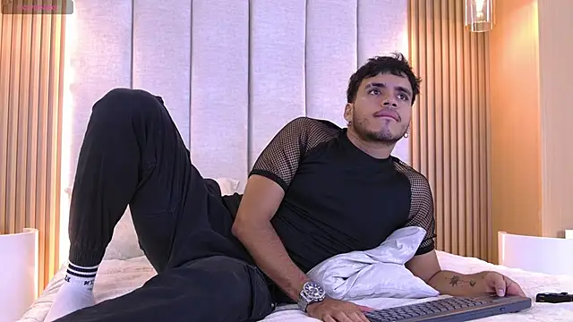 AlexanderJordan online show from 10/04/25, 07:12