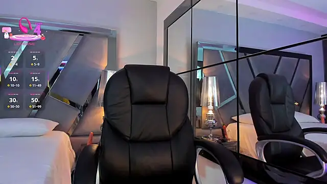 Abril monroe  online show from 11/07/25, 03:50