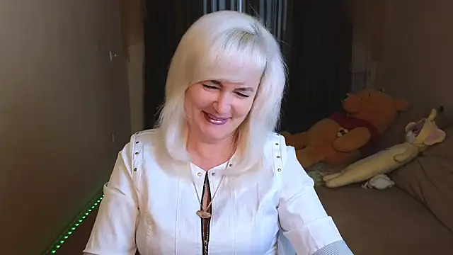 Snapshot of Vina_Vision chatting on 09/20/25, 02:07 Vina Vision online show from 09/20/25, 02:07