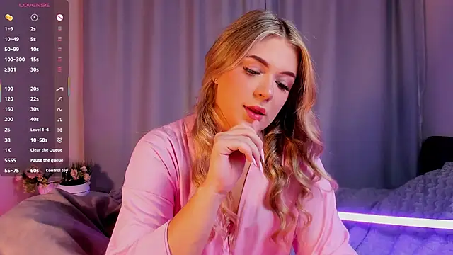 Snapshot of AliaBuerstatte chatting on 09/19/25, 06:30 AliaBuerstatte online show from 09/19/25, 06:30