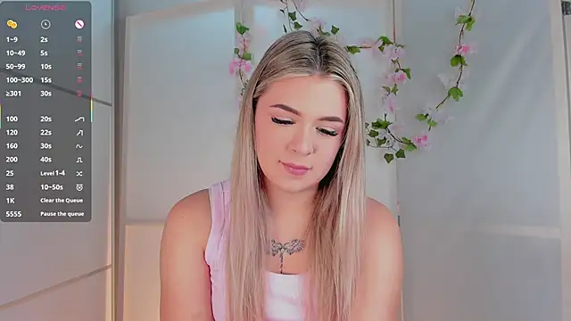 Snapshot of AliaBuerstatte chatting on 10/02/25, 07:10 AliaBuerstatte online show from 10/02/25, 07:10